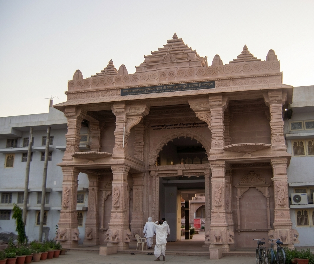 Shwetambar Jain Temple Malpura Rajasthan Pink Sandstone