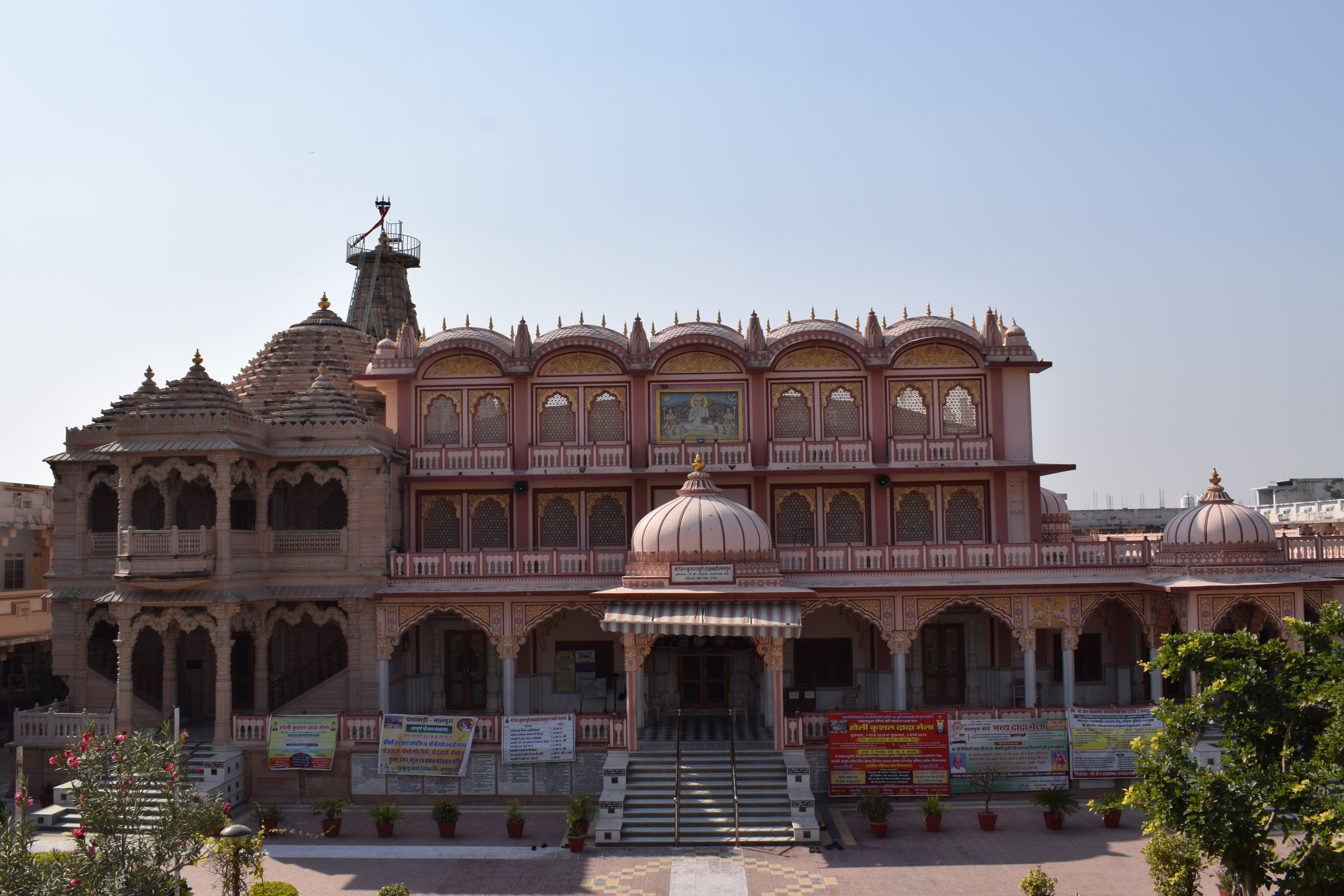 Shwetambar Jain Dadawadi Malpura Rajasthan Pink Sandstone Jain Temple Builders